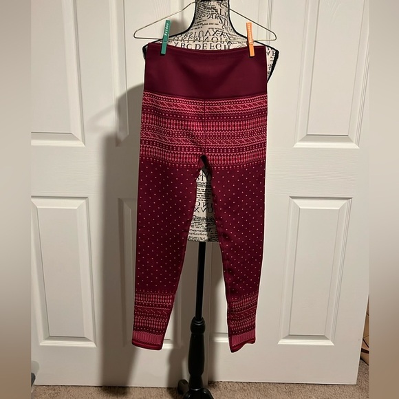 Fabletics High-Waisted Seamless Fair Isle Legging - Picture 2 of 4